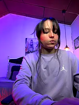 Eymmy 24 online show from October 10, 2025, 11:37 pm