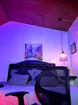 Eymmy 24 online show from October 17, 2025, 3:10 am