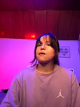 Eymmy 24 online show from November 11, 2025, 3:17 am