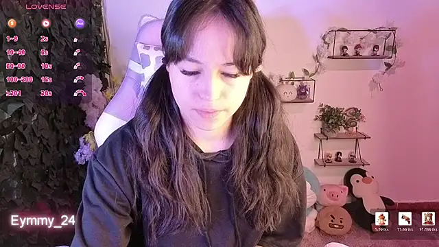 Snapshot of Eymmy_24 chatting on July 8, 2026, 1:43 am Eymmy 24 online show from July 8, 2026, 1:43 am