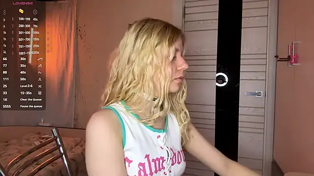 MaryjaneSpider online show from September 16, 2025, 2:40 pm