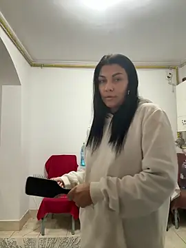 MiaKiittyy online show from September 9, 2025, 9:47 pm