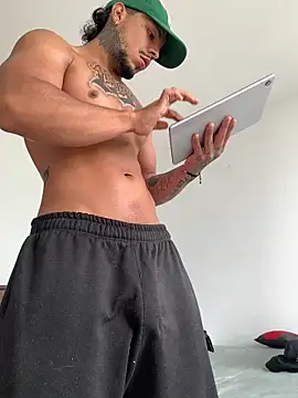 Snapshot of DeimonOficial chatting on October 27, 2025, 8:35 pm DeimonOficial online show from October 27, 2025, 8:35 pm