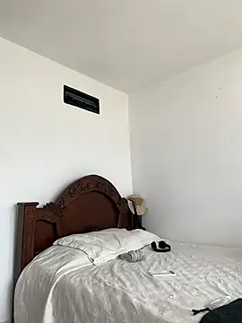 Snapshot of DeimonOficial chatting on November 4, 2025, 9:03 pm DeimonOficial online show from November 4, 2025, 9:03 pm