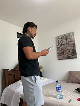 Snapshot of DeimonOficial chatting on November 11, 2025, 2:50 pm DeimonOficial online show from November 11, 2025, 2:50 pm