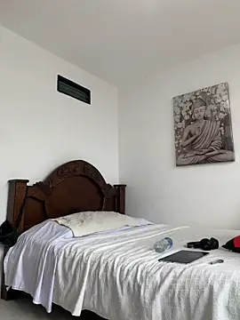 Snapshot of DeimonOficial chatting on November 15, 2025, 6:37 pm DeimonOficial online show from November 15, 2025, 6:37 pm