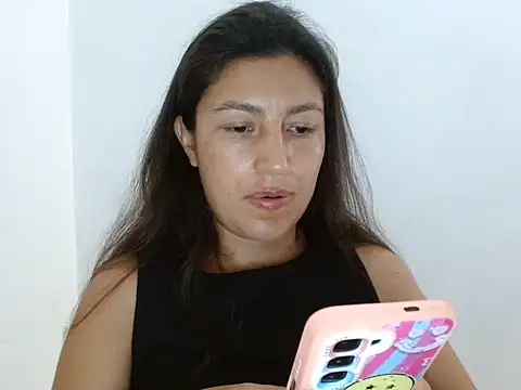 Snapshot of SarahFriendly chatting on May 27, 2026, 1:52 pm SarahFriendly online show from May 27, 2026, 1:52 pm
