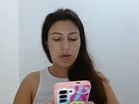 Snapshot of SarahFriendly chatting on June 9, 2026, 1:01 pm SarahFriendly online show from June 9, 2026, 1:01 pm