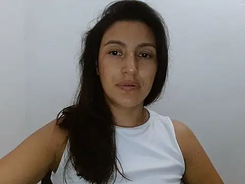 Snapshot of SarahFriendly chatting on June 21, 2026, 4:37 am SarahFriendly online show from June 21, 2026, 4:37 am