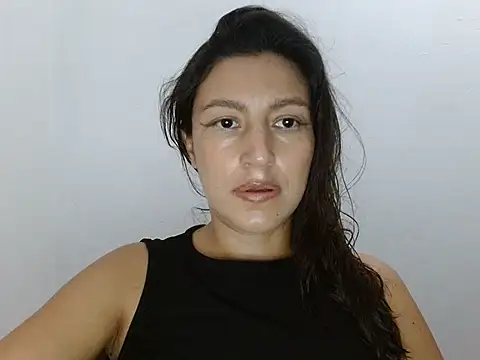 Snapshot of SarahFriendly chatting on August 2, 2026, 12:09 am SarahFriendly online show from August 2, 2026, 12:09 am