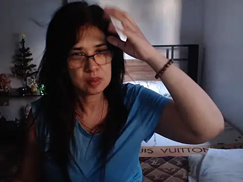 Snapshot of Prettysweetmum chatting on May 1, 2026, 10:25 pm Prettysweetmum online show from May 1, 2026, 10:25 pm