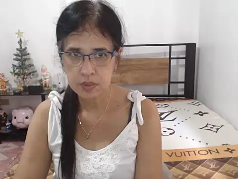 Snapshot of Prettysweetmum chatting on June 11, 2026, 6:22 am Prettysweetmum online show from June 11, 2026, 6:22 am