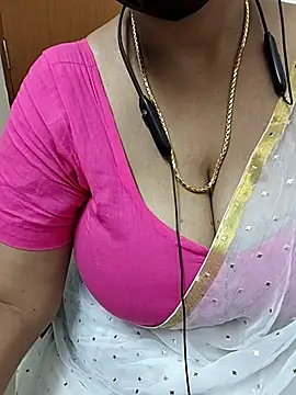Snapshot of tami_lavanya chatting on June 10, 2026, 5:56 pm tami lavanya online show from June 10, 2026, 5:56 pm