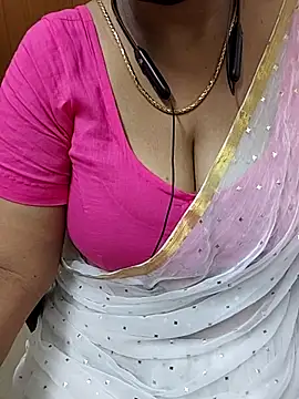 Snapshot of tami_lavanya chatting on June 11, 2026, 6:06 pm tami lavanya online show from June 11, 2026, 6:06 pm