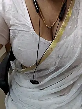tami lavanya online show from August 6, 2026, 5:42 am