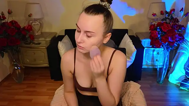 Kelly Cartier online show from December 4, 2025, 12:14 pm