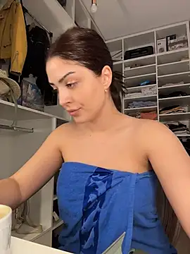 Lexi Storm online show from July 26, 2026, 6:32 am