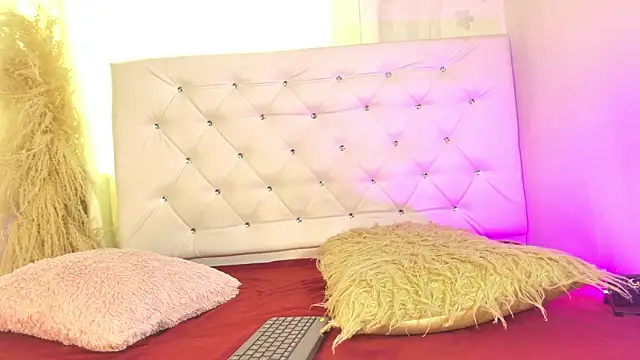 tatixxxvega online show from March 5, 2026, 1:40 pm