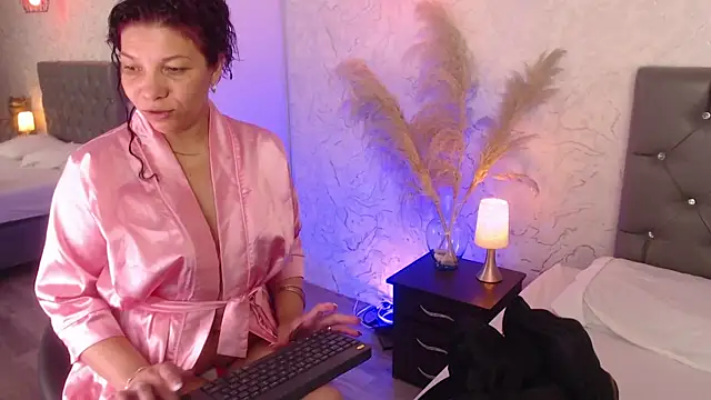 Snapshot of Serena_Houstonn chatting on June 16, 2026, 10:29 am Serena Houstonn online show from June 16, 2026, 10:29 am