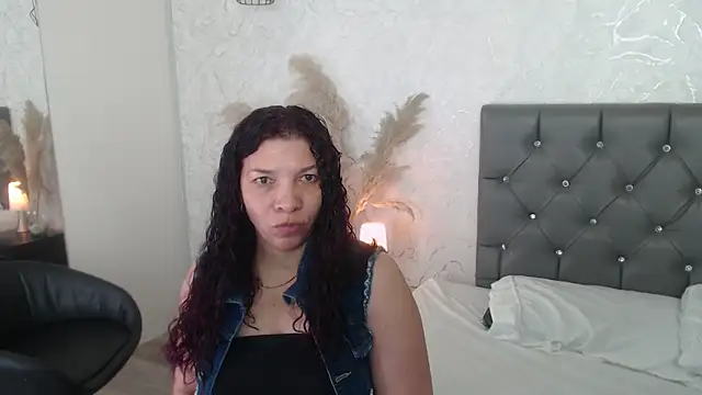 Snapshot of Serena_Houstonn chatting on June 19, 2026, 11:03 am Serena Houstonn online show from June 19, 2026, 11:03 am