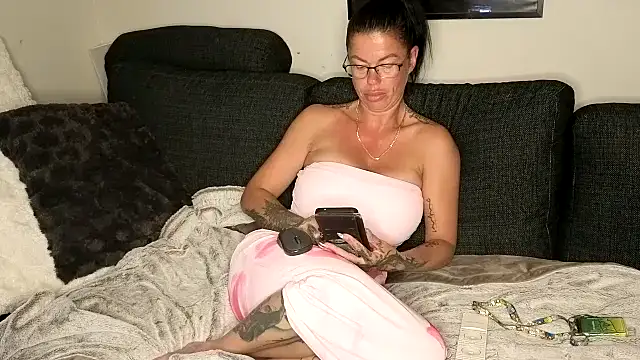 sexygilf82 online show from June 8, 2026, 7:36 pm