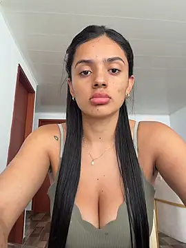 Snapshot of AnaaFaith_ chatting on August 2, 2026, 5:33 pm AnaaFaith online show from August 2, 2026, 5:33 pm