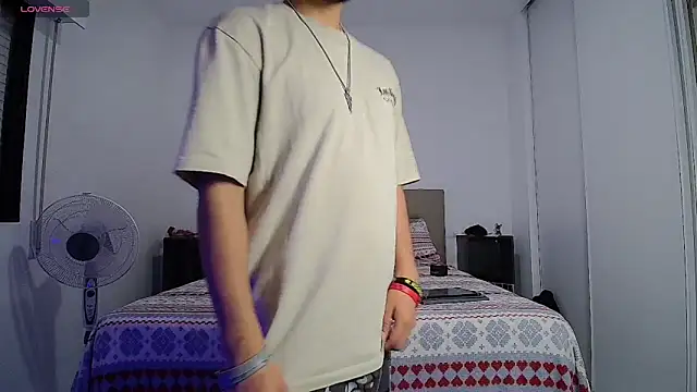 Snapshot of Dimax_xxx chatting on October 12, 2025, 5:23 pm Dimax xxx online show from October 12, 2025, 5:23 pm