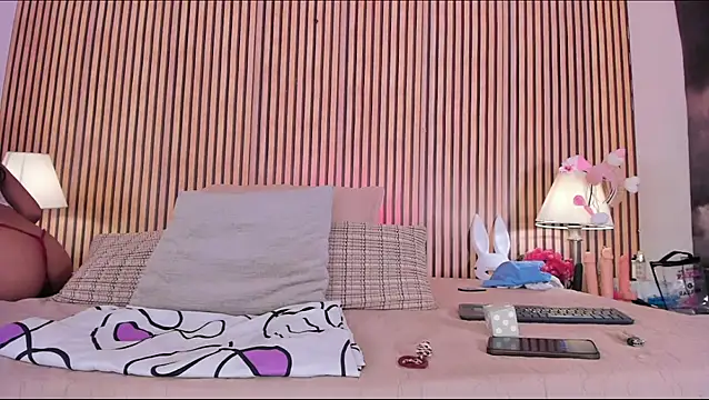 keeyla stone online show from November 8, 2025, 9:02 pm