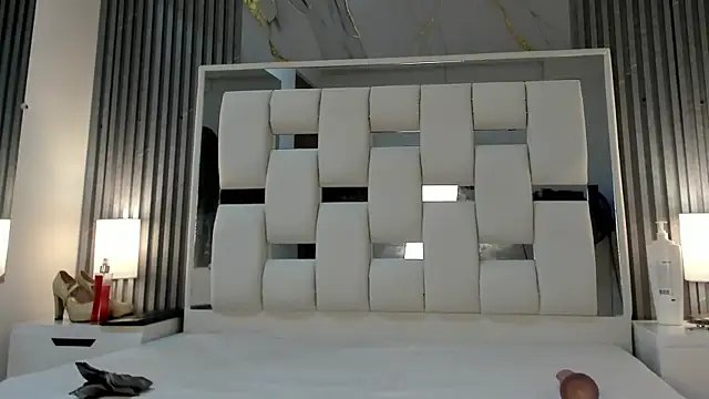 VanessaHard as online show from September 14, 2025, 3:11 pm