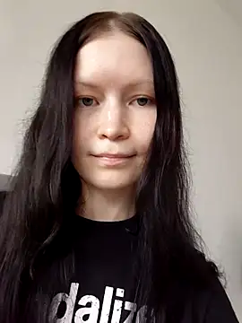 Snapshot of DragonFoxie chatting on October 13, 2025, 11:54 am DragonFoxie online show from October 13, 2025, 11:54 am