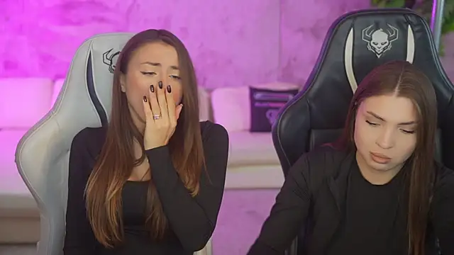 Snapshot of Luna_secretgirl chatting on October 29, 2025, 8:05 am Luna secretgirl online show from October 29, 2025, 8:05 am