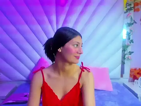  Luna Bennett online show from November 14, 2025, 11:53 am