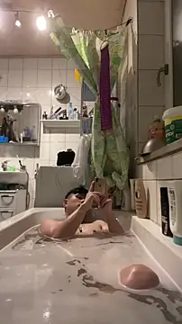 Kingpowerlittel online show from December 4, 2025, 4:48 pm