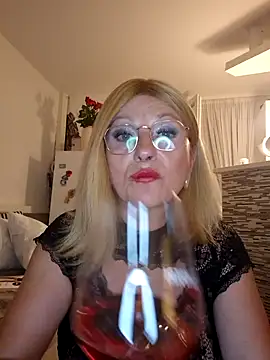 TinaLizxh online show from July 18, 2026, 11:19 pm