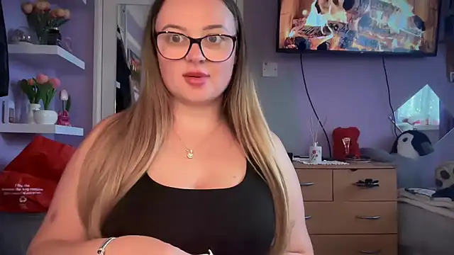 Snapshot of SexySashaxox chatting on June 11, 2026, 2:15 pm SexySashaxox online show from June 11, 2026, 2:15 pm