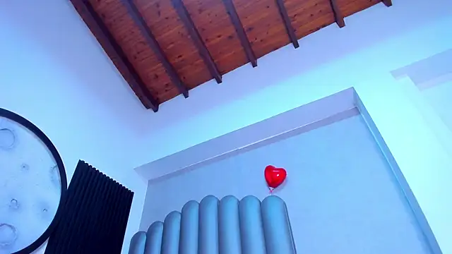 chubby sexy  online show from March 17, 2026, 10:35 pm