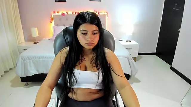 Miss Cataleya   online show from April 27, 2026, 11:41 am