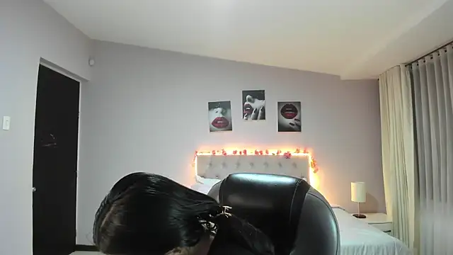 Miss Cataleya   online show from May 8, 2026, 11:37 am