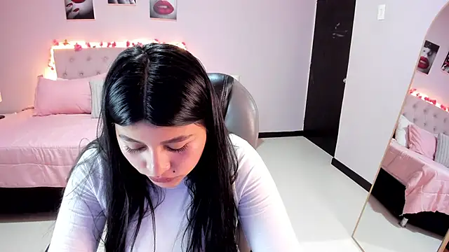 Miss Cataleya   online show from May 25, 2026, 12:44 pm