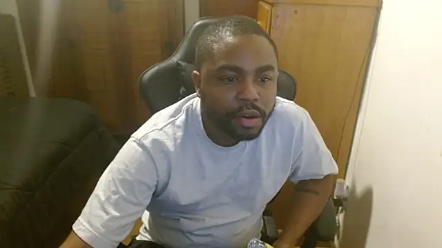 Snapshot of Breadwinnah chatting on September 24, 2025, 4:38 am Breadwinnah online show from September 24, 2025, 4:38 am