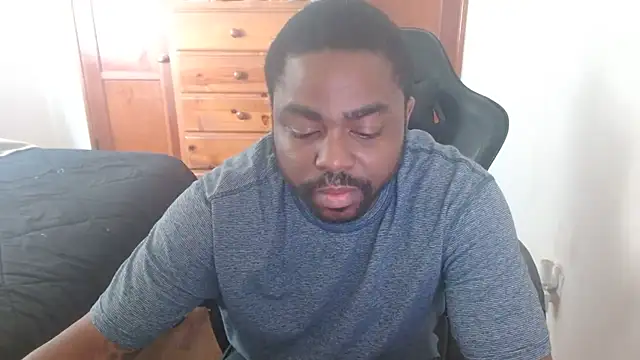 Snapshot of Breadwinnah chatting on October 26, 2025, 9:31 pm Breadwinnah online show from October 26, 2025, 9:31 pm