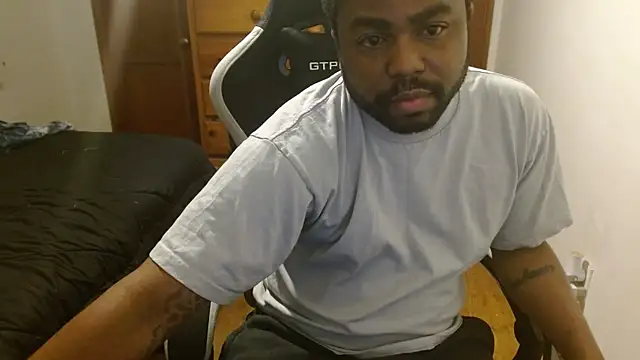 Snapshot of Breadwinnah chatting on November 23, 2025, 2:22 am Breadwinnah online show from November 23, 2025, 2:22 am