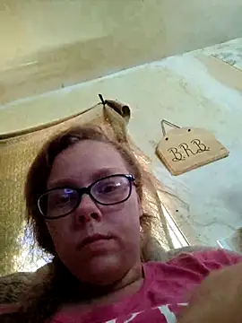 Snapshot of countrymomma chatting on September 8, 2025, 5:01 pm countrymomma online show from September 8, 2025, 5:01 pm