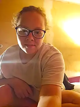 Snapshot of countrymomma chatting on September 19, 2025, 9:15 pm countrymomma online show from September 19, 2025, 9:15 pm