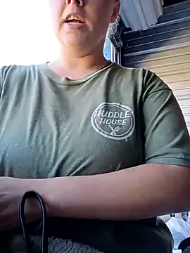 Snapshot of countrymomma chatting on October 15, 2025, 1:44 pm countrymomma online show from October 15, 2025, 1:44 pm