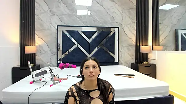 VioletRose as online show from May 1, 2026, 8:24 pm