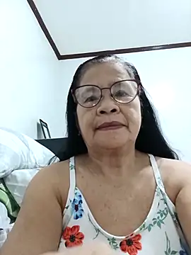Snapshot of Sweet-Lita50 chatting on May 6, 2026, 11:32 pm Sweet-Lita50 online show from May 6, 2026, 11:32 pm