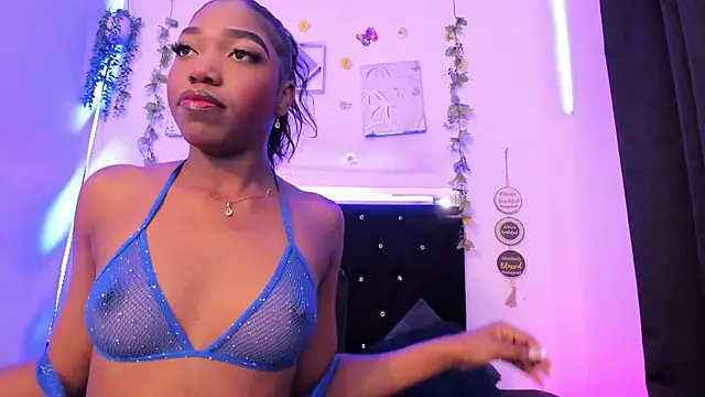 Snapshot of AkariRosetti chatting on September 30, 2025, 12:43 pm AkariRosetti online show from September 30, 2025, 12:43 pm