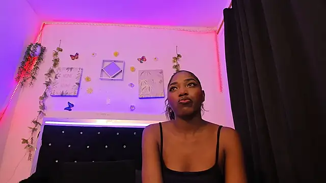 Snapshot of AkariRosetti chatting on October 2, 2025, 1:07 pm AkariRosetti online show from October 2, 2025, 1:07 pm