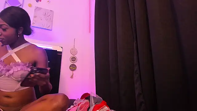 Snapshot of AkariRosetti chatting on October 24, 2025, 5:26 am AkariRosetti online show from October 24, 2025, 5:26 am